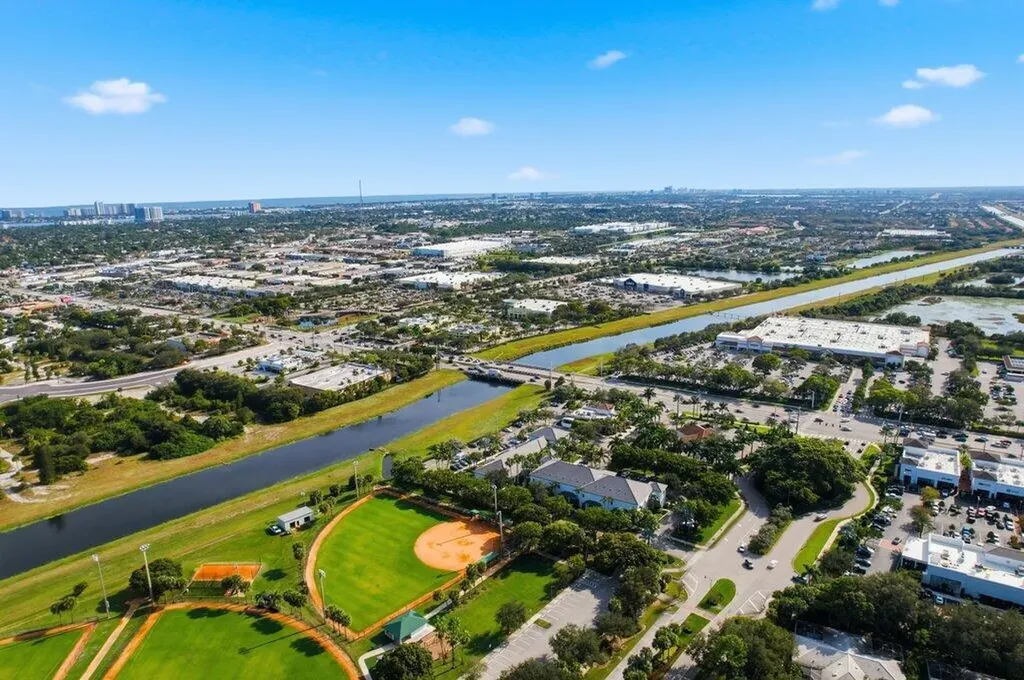 3307 Northlake Boulevard Palm Beach Gardens FL 33403