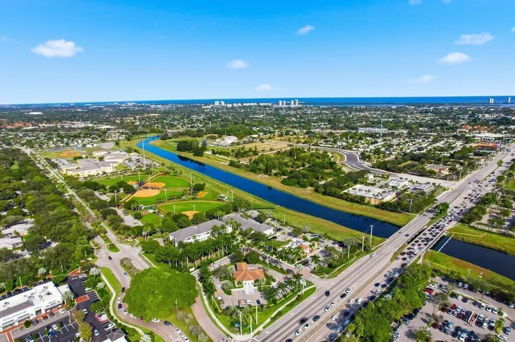 3307 Northlake Boulevard Palm Beach Gardens FL 33403