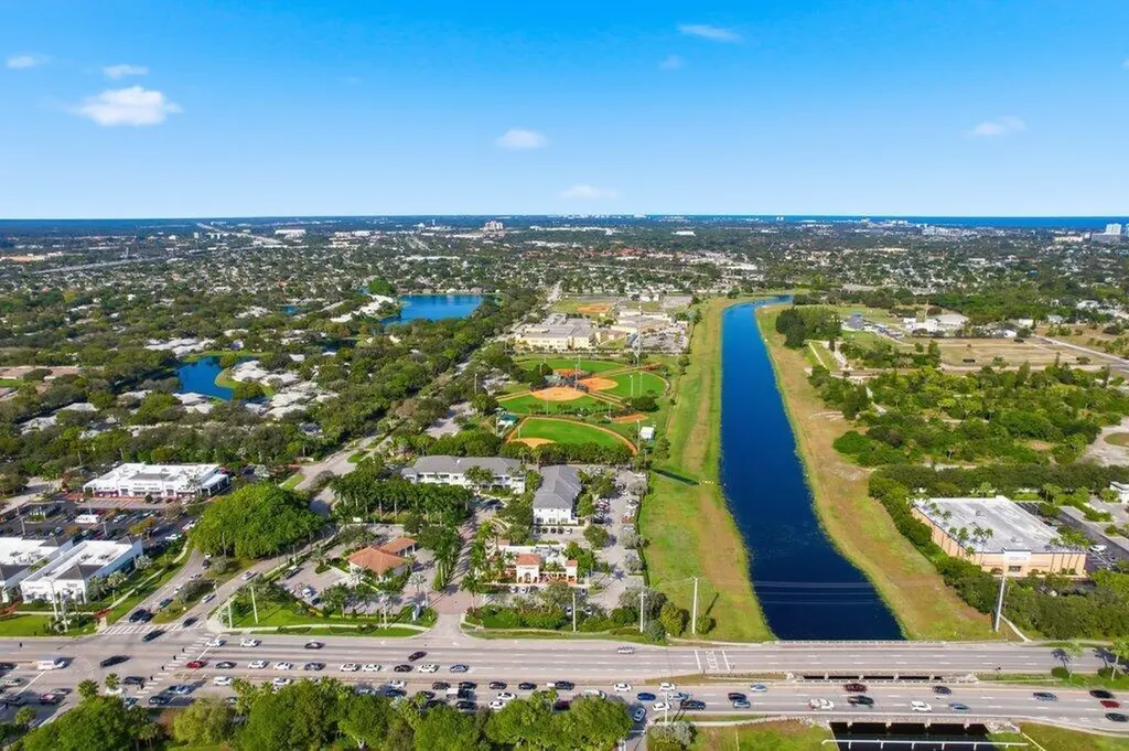 3307 Northlake Boulevard Palm Beach Gardens FL 33403