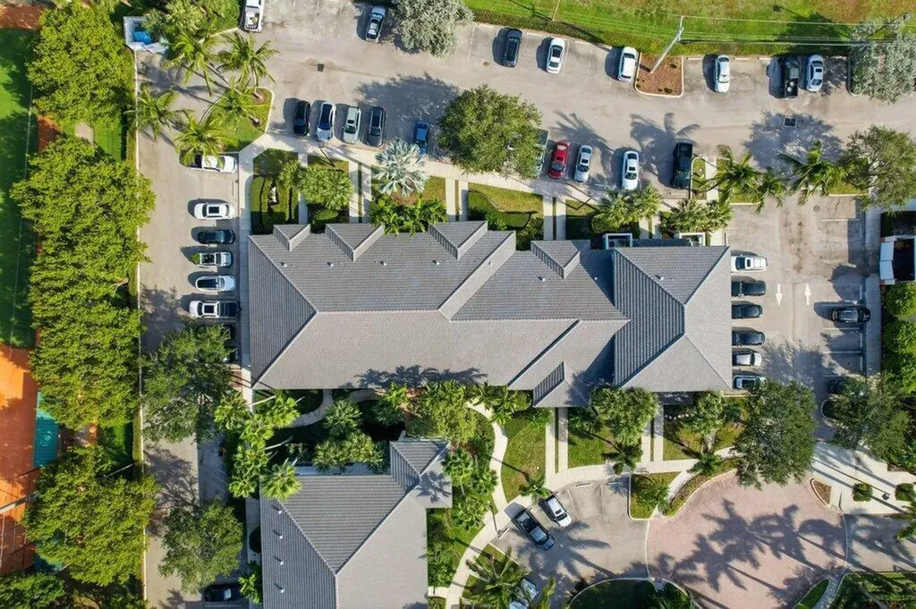 3307 Northlake Boulevard Palm Beach Gardens FL 33403