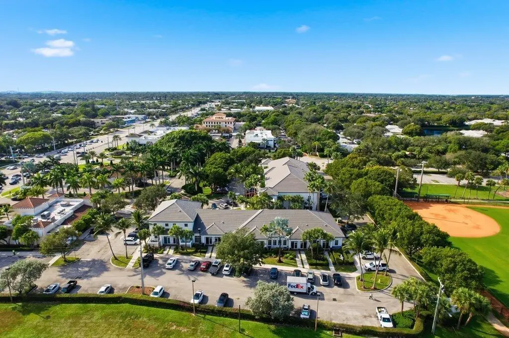 3307 Northlake Boulevard Palm Beach Gardens FL 33403