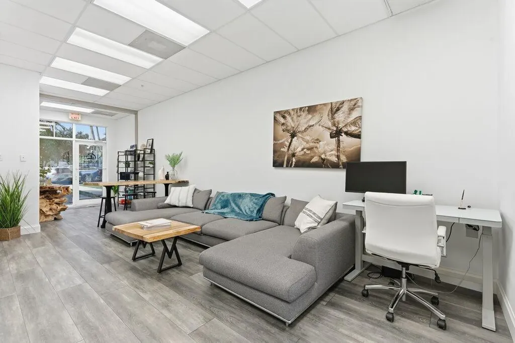 3307 Northlake Boulevard Palm Beach Gardens FL 33403