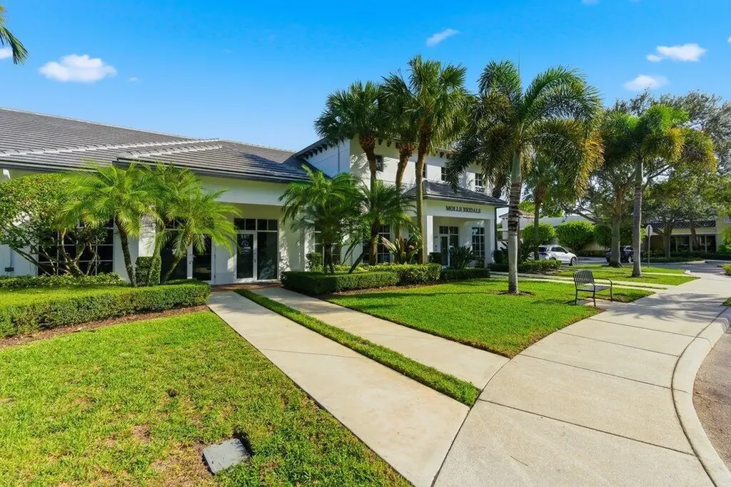 3307 Northlake Boulevard Palm Beach Gardens FL 33403