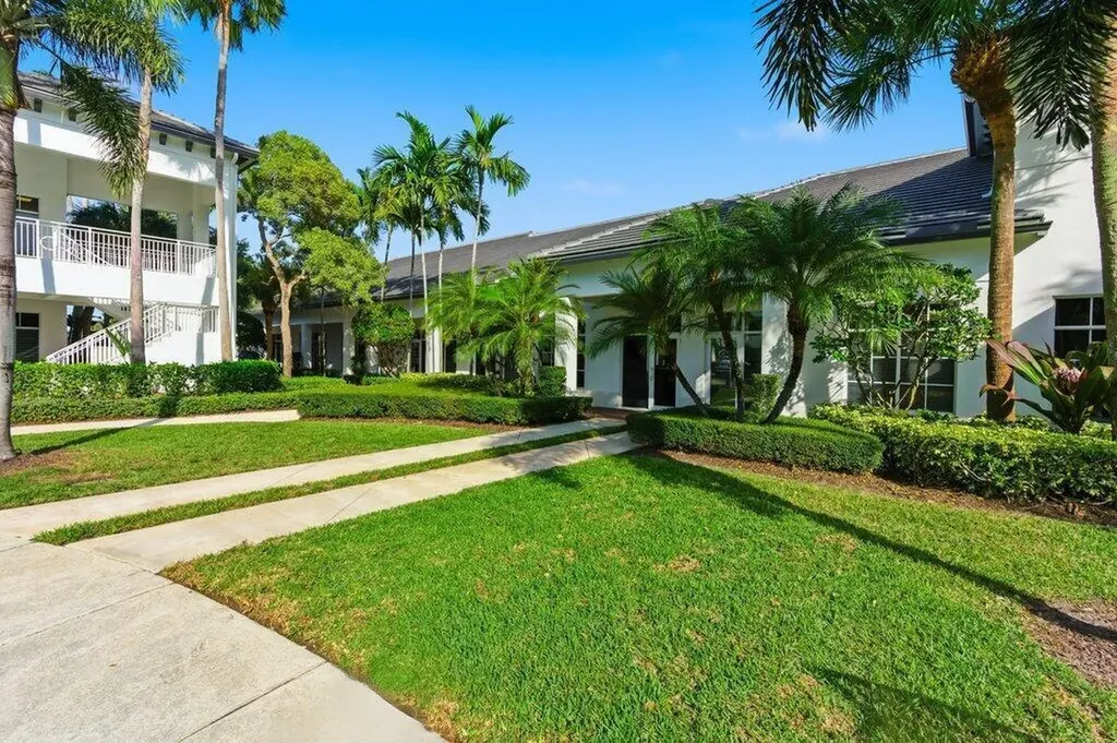 3307 Northlake Boulevard Palm Beach Gardens FL 33403