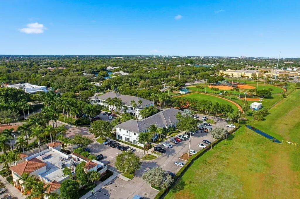 3307 Northlake Boulevard Palm Beach Gardens FL 33403