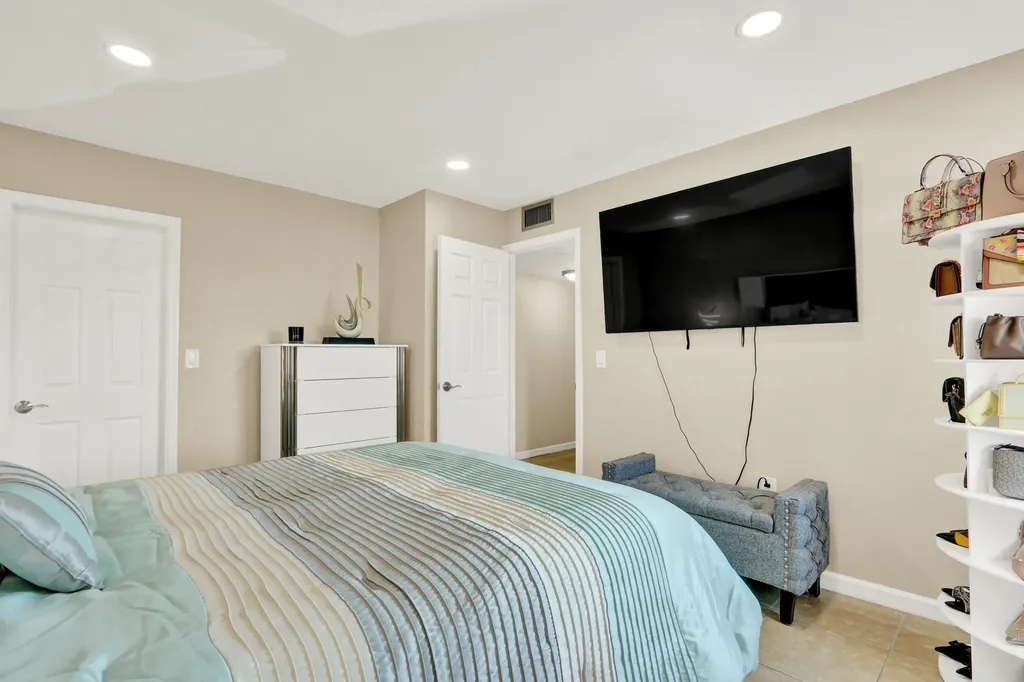 502 Davis Road Palm Springs FL 33461