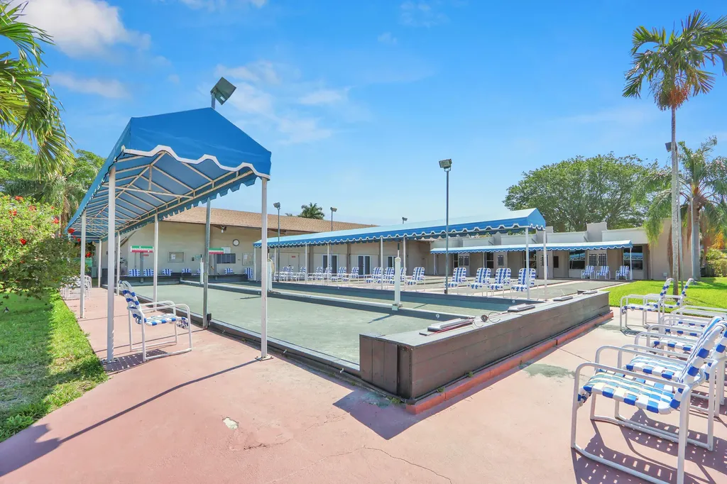 502 Davis Road Palm Springs FL 33461