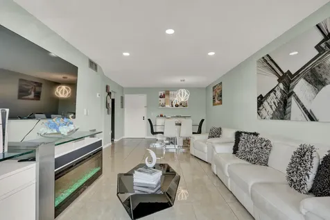 502 Davis Road Palm Springs FL 33461