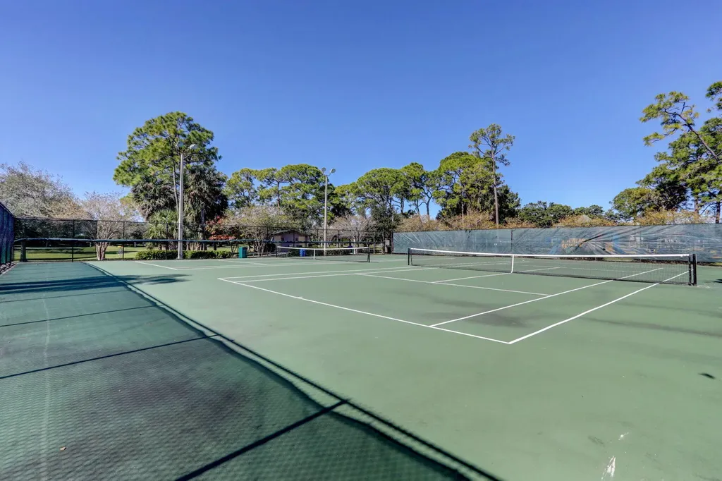 283 Canterbury Drive W Palm Beach Gardens FL 33418