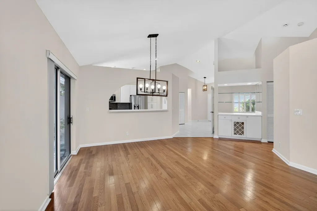 283 Canterbury Drive W Palm Beach Gardens FL 33418