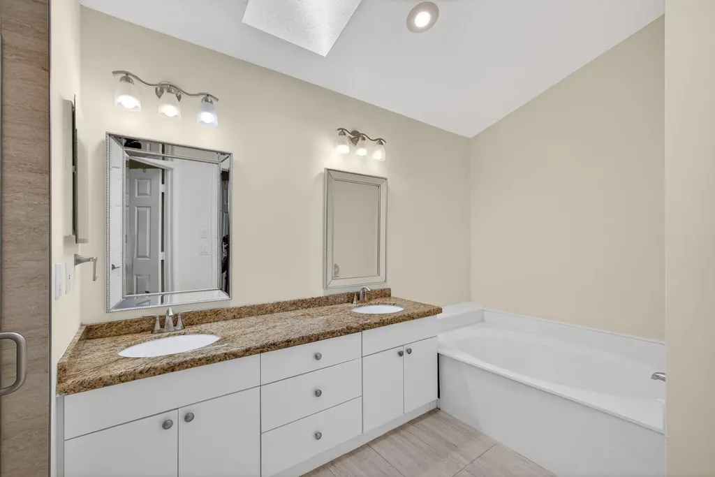 283 Canterbury Drive W Palm Beach Gardens FL 33418