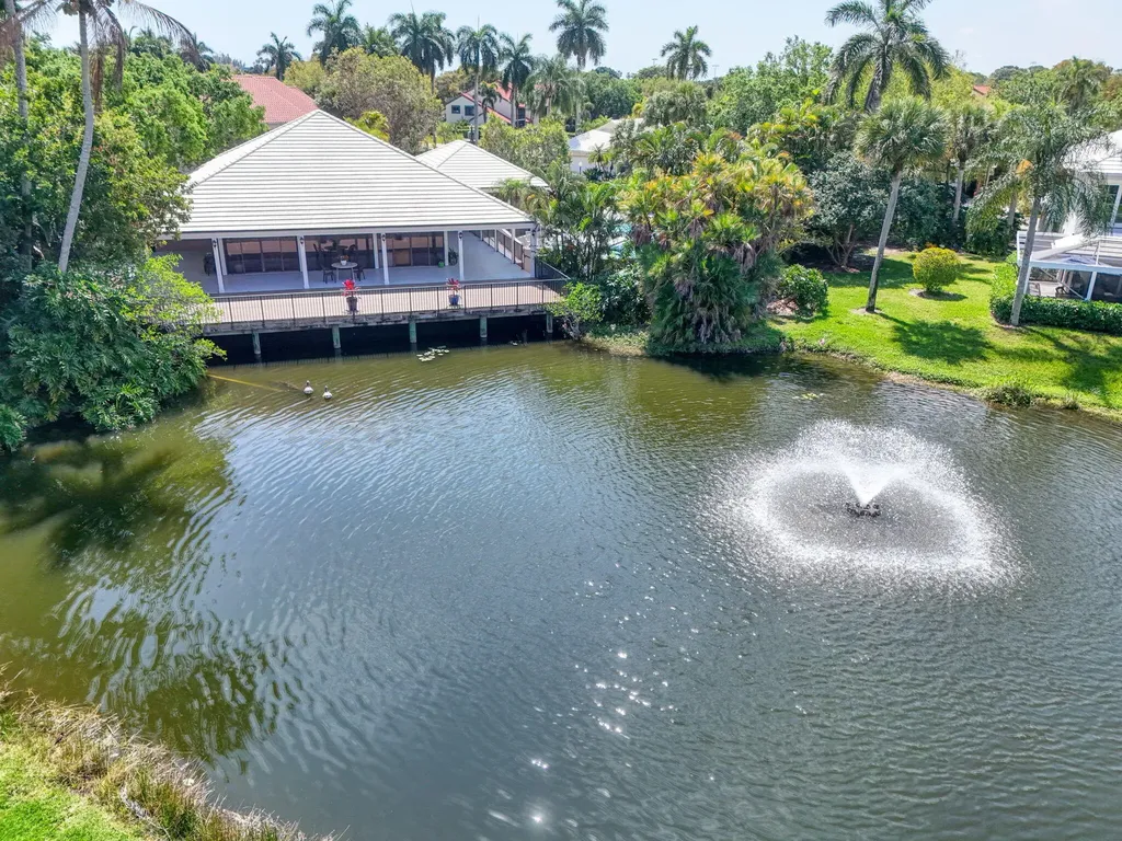283 Canterbury Drive W Palm Beach Gardens FL 33418