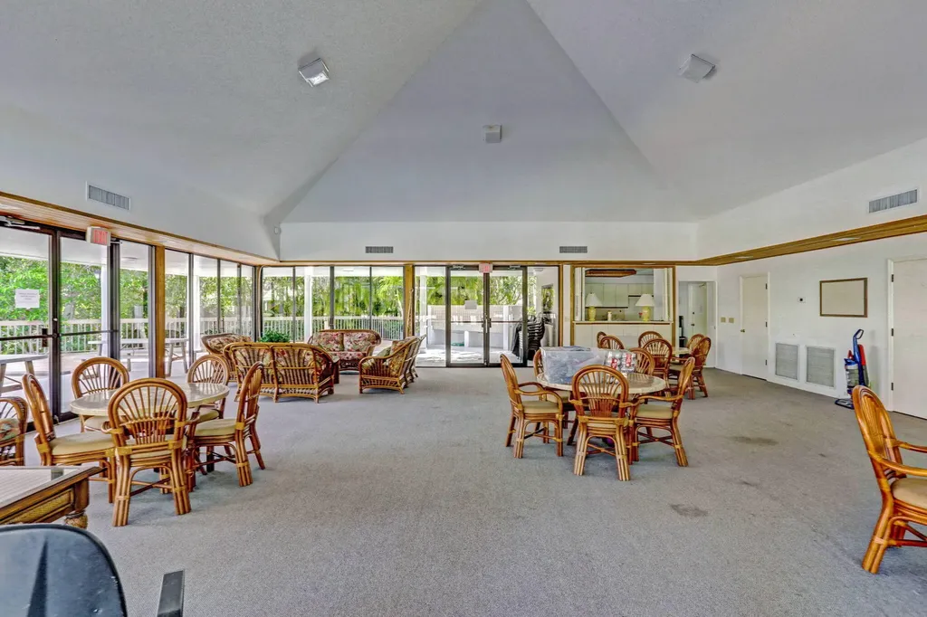 283 Canterbury Drive W Palm Beach Gardens FL 33418