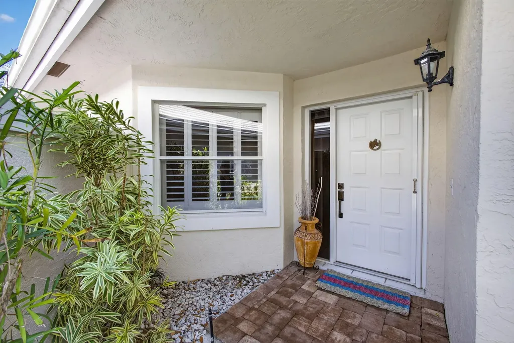 283 Canterbury Drive W Palm Beach Gardens FL 33418