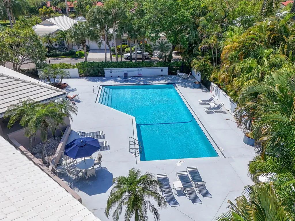 283 Canterbury Drive W Palm Beach Gardens FL 33418