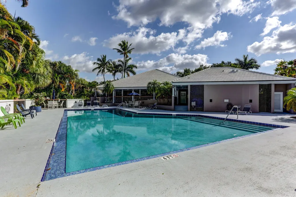 283 Canterbury Drive W Palm Beach Gardens FL 33418