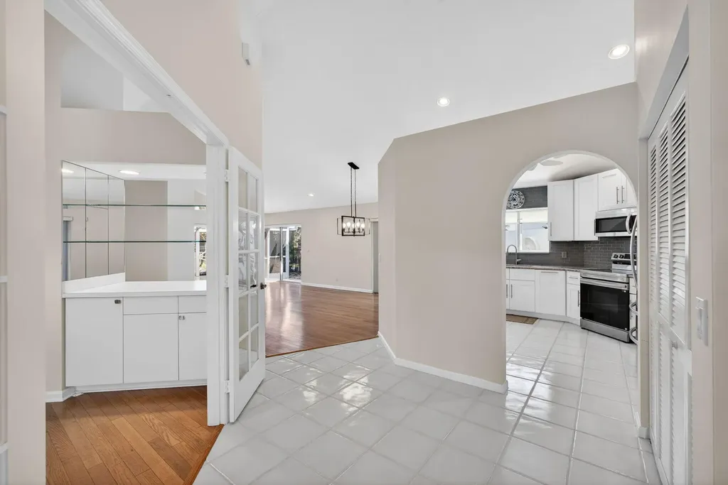 283 Canterbury Drive W Palm Beach Gardens FL 33418