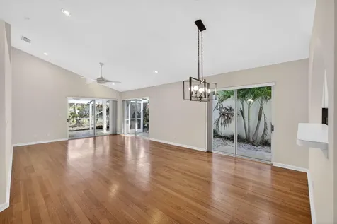 283 Canterbury Drive W Palm Beach Gardens FL 33418
