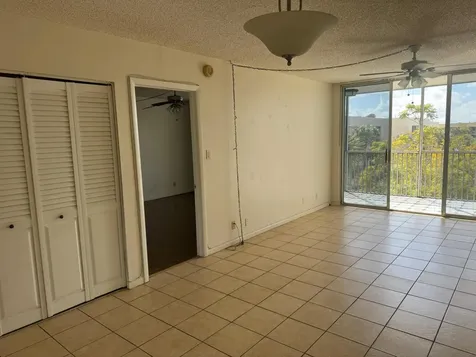 3141 NW 47th Terrace Lauderdale Lakes FL 33319