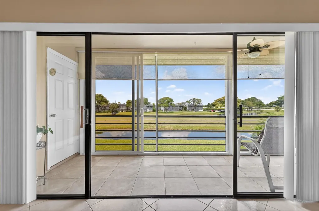 464 Piedmont J Delray Beach FL 33484