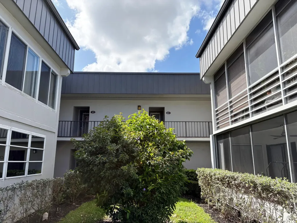 464 Piedmont J Delray Beach FL 33484