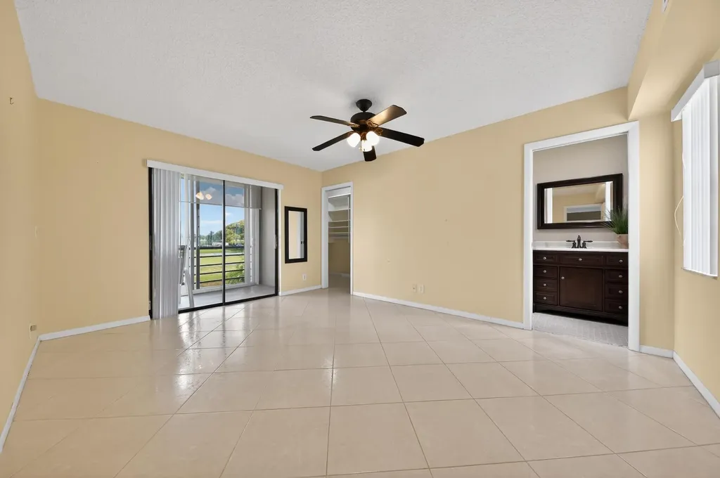 464 Piedmont J Delray Beach FL 33484