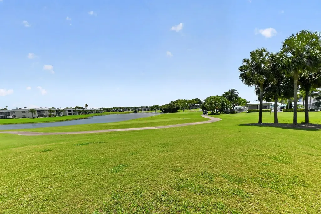 464 Piedmont J Delray Beach FL 33484