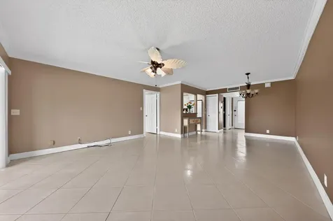 464 Piedmont J Delray Beach FL 33484
