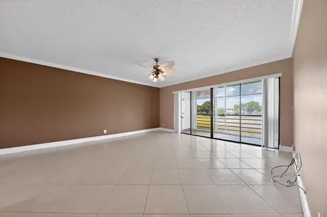 464 Piedmont J Delray Beach FL 33484