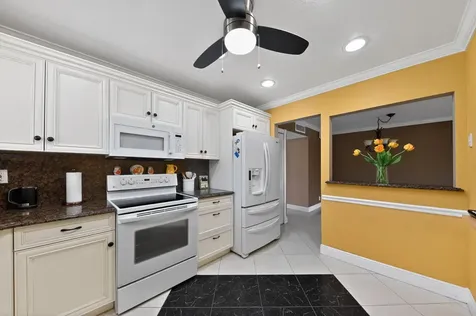 464 Piedmont J Delray Beach FL 33484