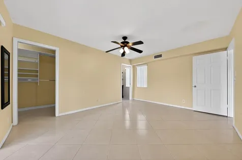 464 Piedmont J Delray Beach FL 33484
