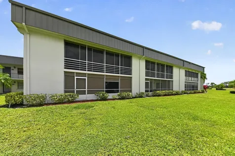 464 Piedmont J Delray Beach FL 33484