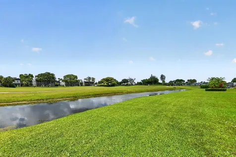 464 Piedmont J Delray Beach FL 33484