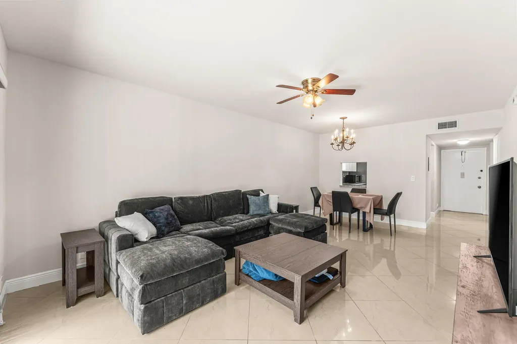 130 Lake Meryl Drive West Palm Beach FL 33411