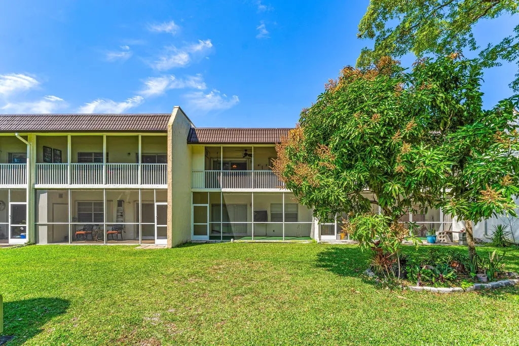 130 Lake Meryl Drive West Palm Beach FL 33411