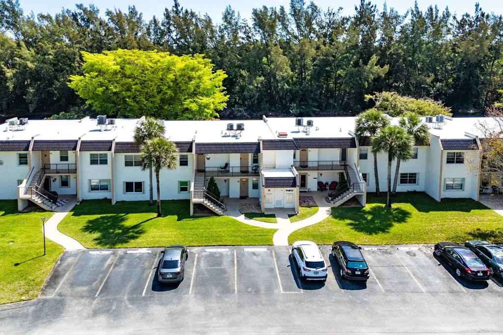 130 Lake Meryl Drive West Palm Beach FL 33411
