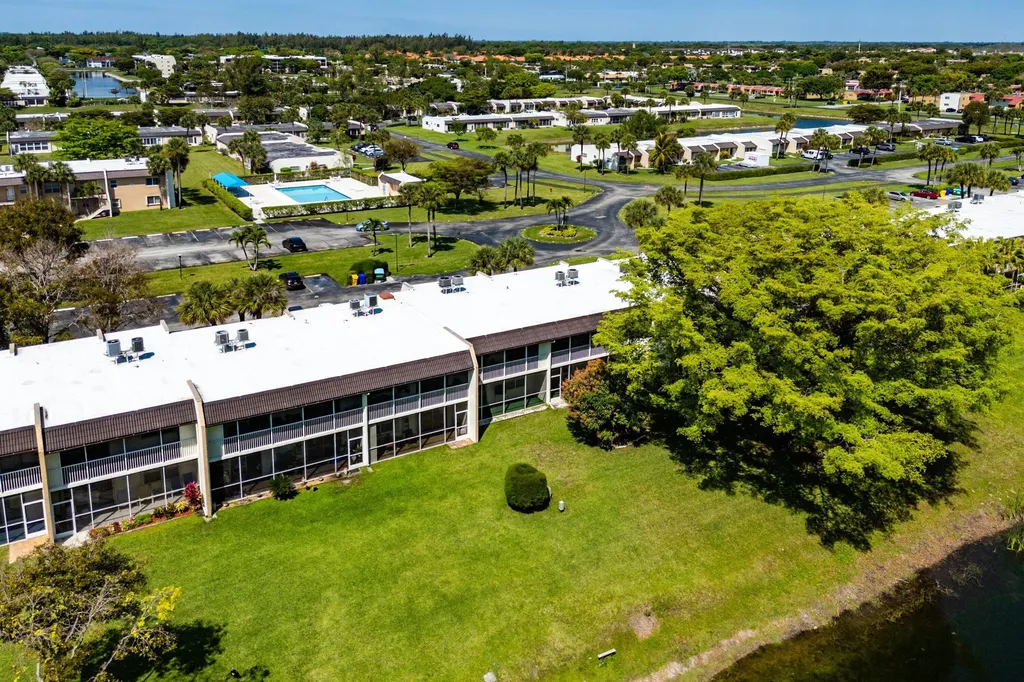 130 Lake Meryl Drive West Palm Beach FL 33411