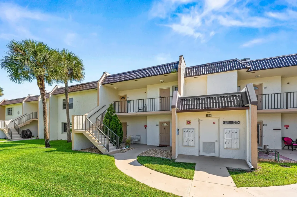 130 Lake Meryl Drive West Palm Beach FL 33411