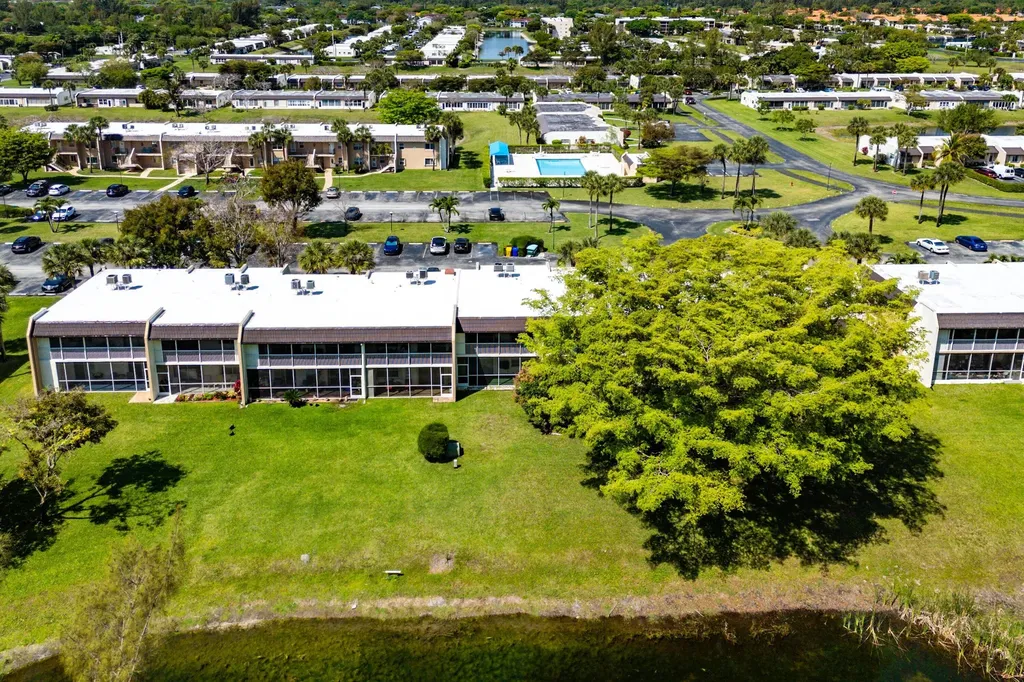 130 Lake Meryl Drive West Palm Beach FL 33411