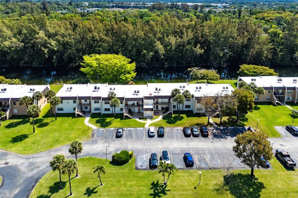 130 Lake Meryl Drive West Palm Beach FL 33411