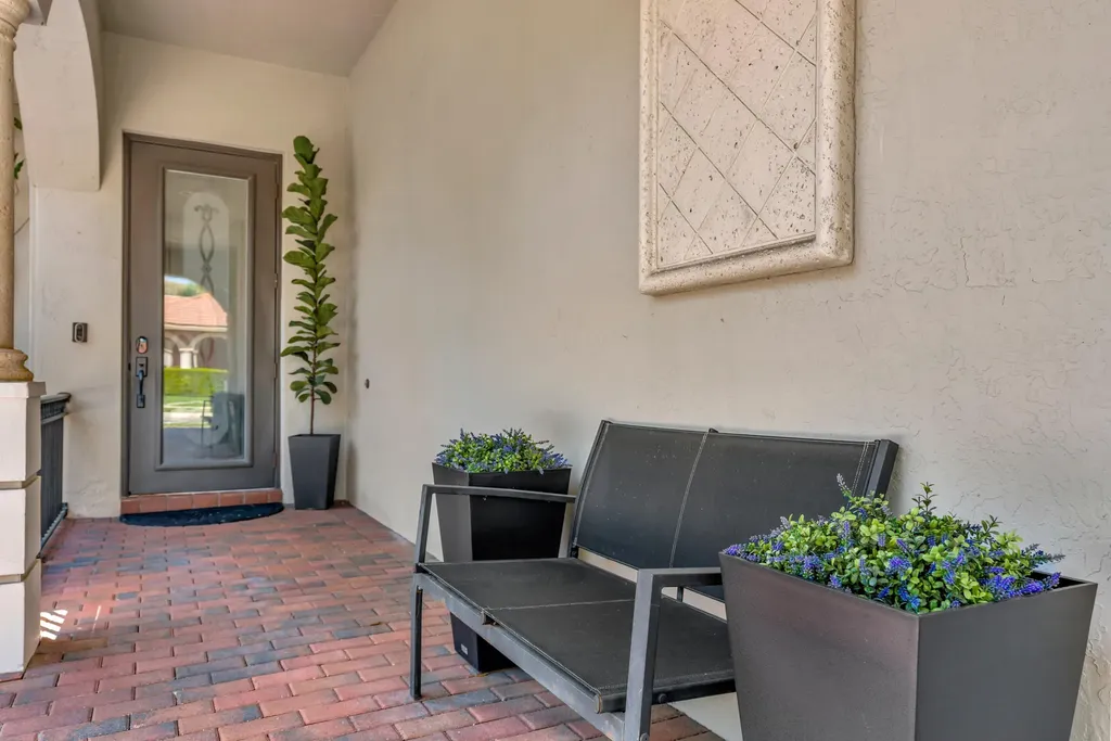 207 Via Rosina Jupiter FL 33458
