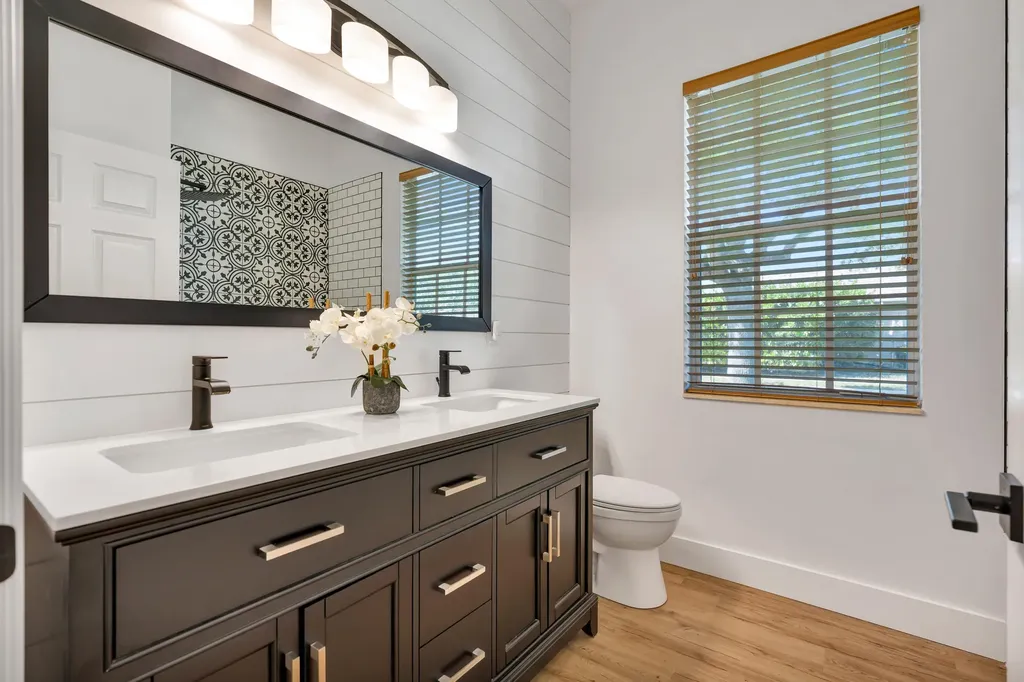 207 Via Rosina Jupiter FL 33458