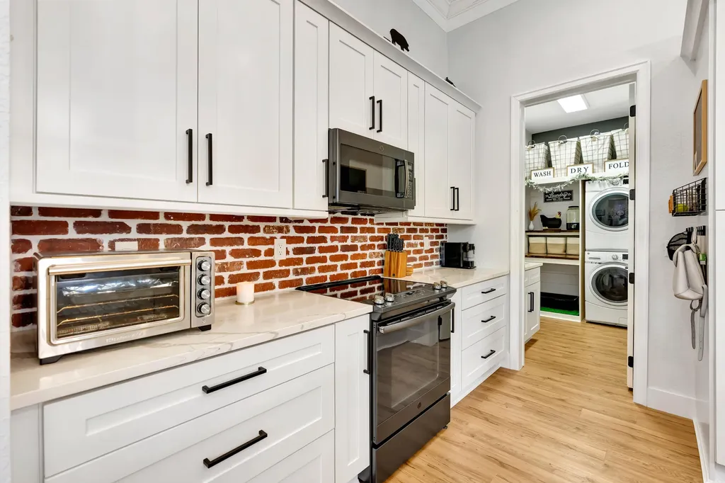 207 Via Rosina Jupiter FL 33458