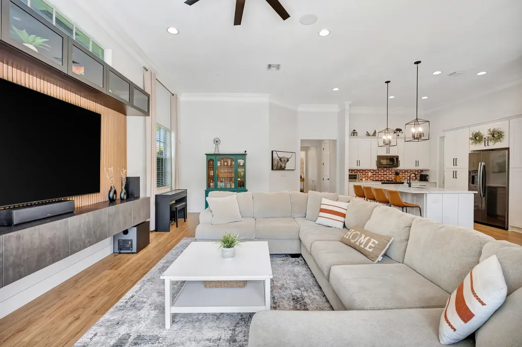 207 Via Rosina Jupiter FL 33458