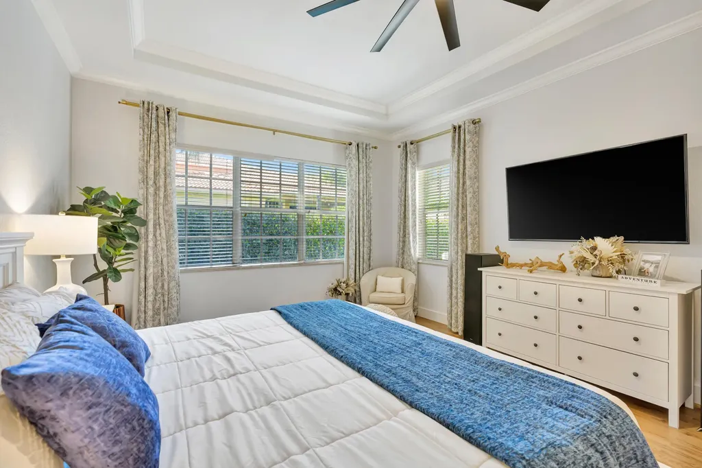 207 Via Rosina Jupiter FL 33458