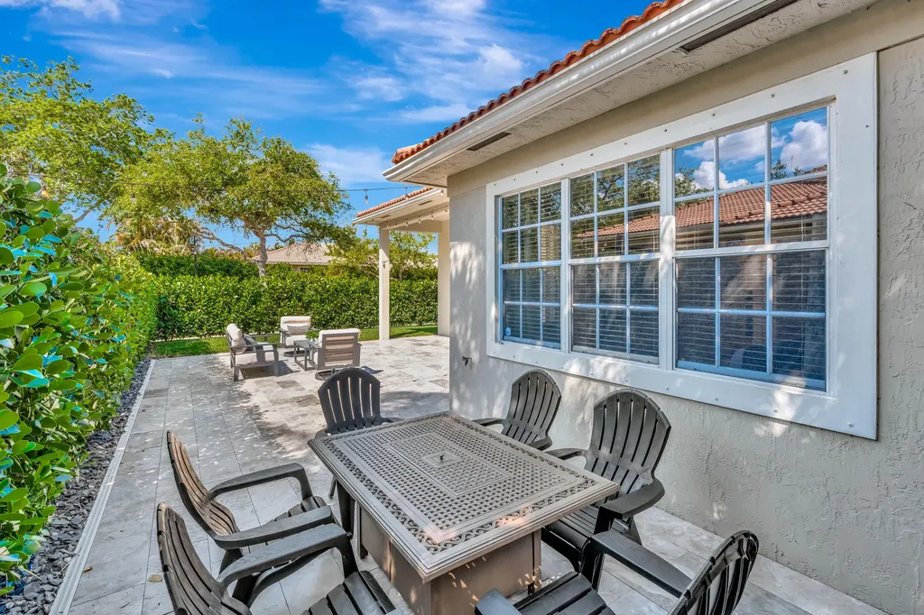 207 Via Rosina Jupiter FL 33458