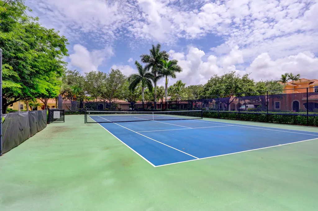 207 Via Rosina Jupiter FL 33458