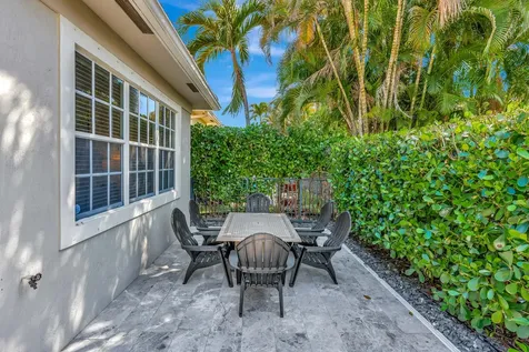 207 Via Rosina Jupiter FL 33458
