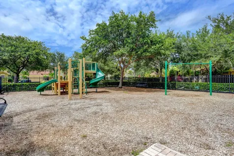 207 Via Rosina Jupiter FL 33458