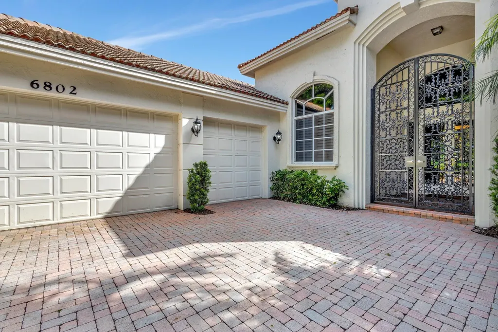 6802 Casa Grande Way Delray Beach FL 33446